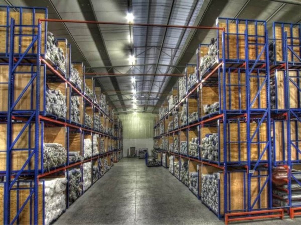 服裝倉儲(chǔ)物流