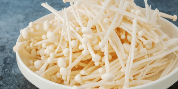 中國向俄羅斯阿穆爾州出口金針菇